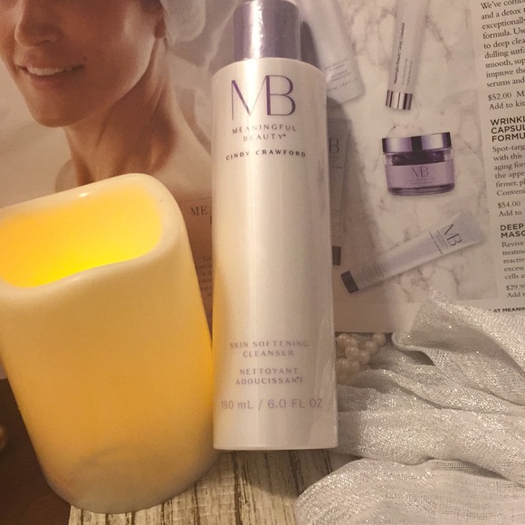 Skin softening cleanser - Picture 2 of 4